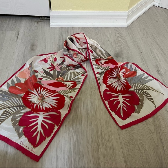 Oscar de la Renta Accessories - Oscar De La Renta Silk Scarf